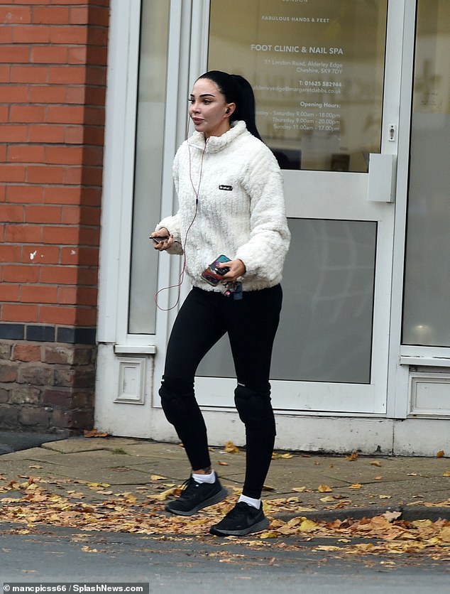 Once in the jungle, Tulisa is stripped of all luxuries and comforts and will have to pass a series of Bushtucker Trials in an attempt to win food for the camp.