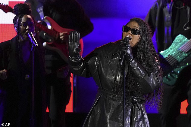 Jazmine Sullivan performed early in the night in Philadelphia, singing a cover of Marvin Gaye's What's Going On