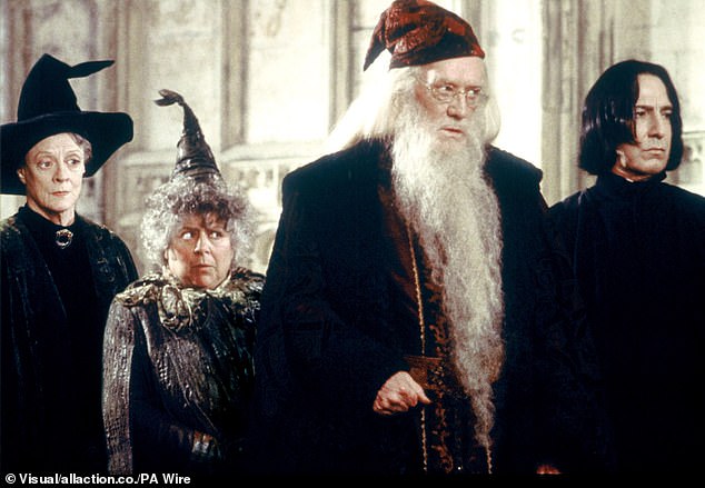 Maggie Smith alongside Miriam Margolyes, Richard Harris and Alan Rickman in the 2002 film Harry Potter and the Chamber of Secrets