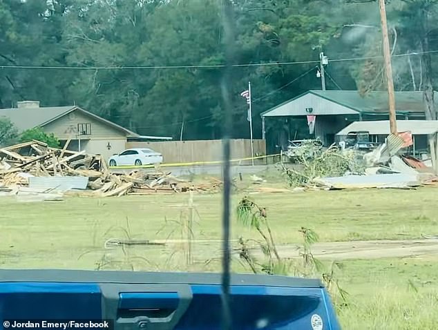 1730825461 553 Two injured as Louisiana tornado tears through homes leaving path