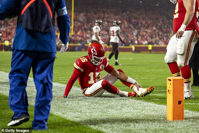 Late in the game, the Chiefs scored a touchdown, but quarterback Mahomes was left down