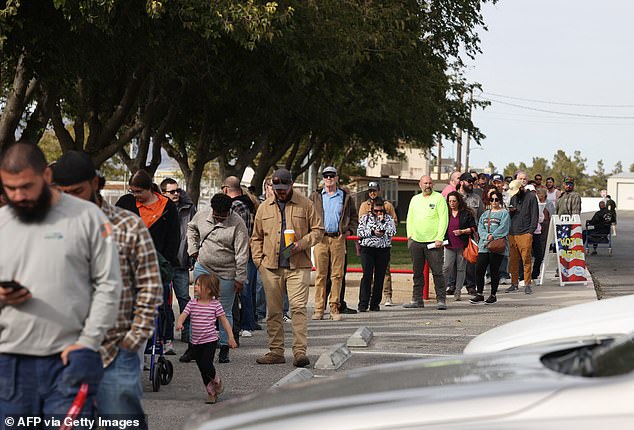 Voters line up to vote in Nevada