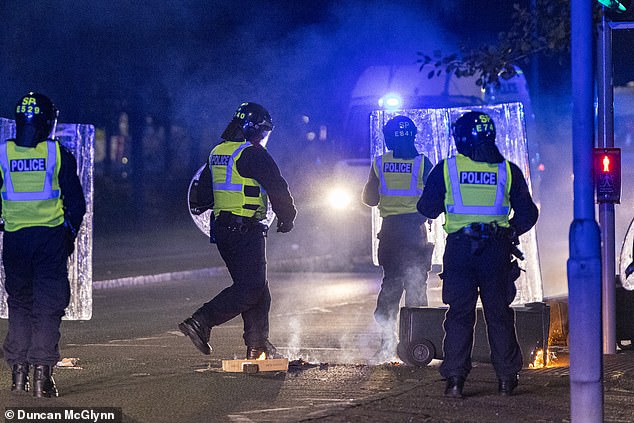 The plane could be seen circling Niddrie with its spotlight on, while police confirmed there have been no injuries at this time and unsavory reports are being investigated.