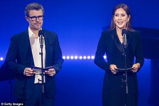 During the evening, the royal couple (photo) took to the stage to present the awards live on television