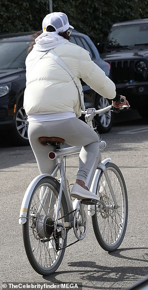 The 46-year-old actress went incognito for the outing, hiding her features with white sunglasses and a white baseball cap