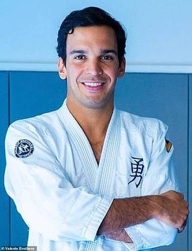 Bundchen's boyfriend is jiu-jitsu trainer Joaquim Valente; he lives in her mansion in Florida