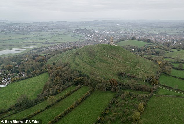 1731002959 458 Britain gripped by anticyclonic gloom weather phenomenon of fog and