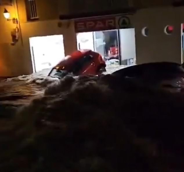 Footage shows raging floods sweeping away cars in the Girona town of Cadaques