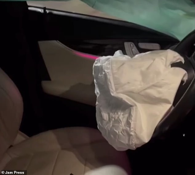 Muñeca Diamante de Rubi said the airbag caused injuries to her nose, mouth and chest