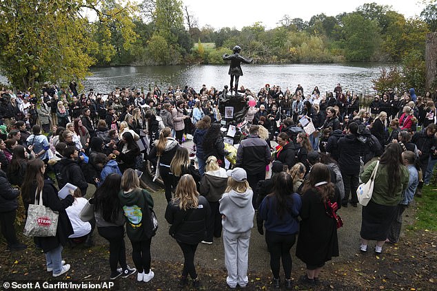 A large crowd gathers in London to honor the former One Direction star