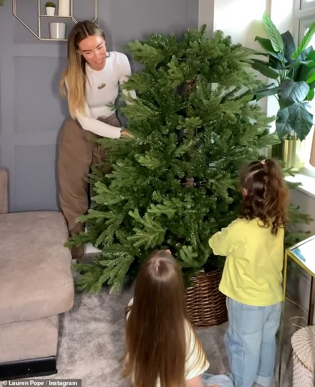 She appeared in good spirits as she got her two daughters, Raine Anais Keterman and Leni Star Keterman, whom she shares with her ex Tony, excited for Christmas