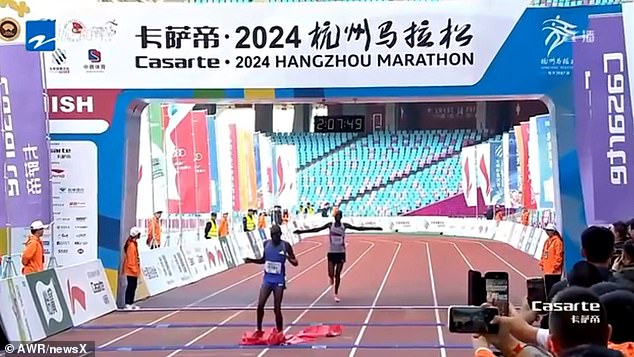 Both men hastily realize their mistake and sprint to the finish, but with Mr Kibet now in the lead who goes on to take the top prize with a time of 2:07:47