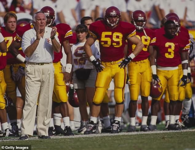 Robinson compiled a 104-35-4 record at USC and won a national championship in 1978