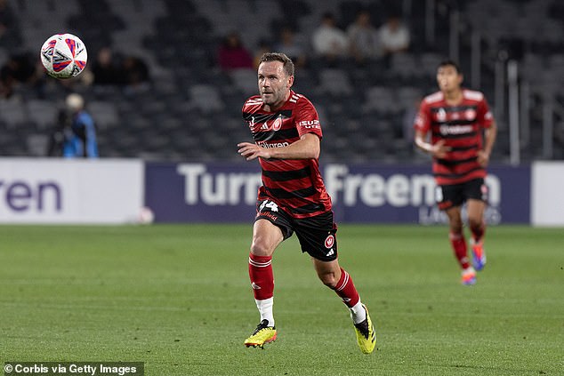 Prior to his arrival at the club, questions had been raised about Mata's fitness after he struggled for playing time with the former club's Galatasaray and Vissel Kobe.