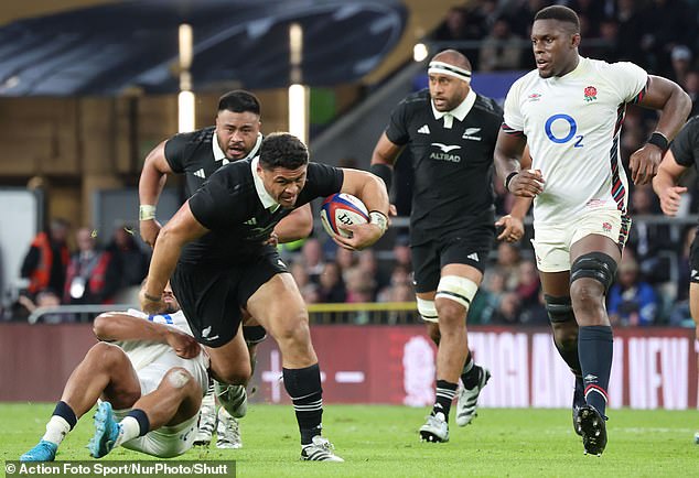 Complaints were made after New Zealand defeated England 24-22 at Twickenham on November 2