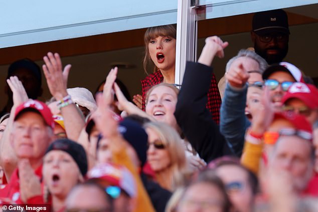 Swift couldn't believe her eyes when she saw Kelce play against the Broncos last weekend