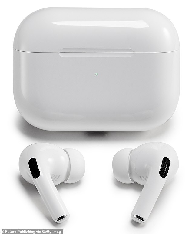 The lawsuit claims that the Airpods Pro Gen 1 headphones experienced static, crackling, and background noise that rendered them unusable