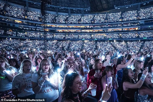 On Thursday evening she performed for a sold-out audience