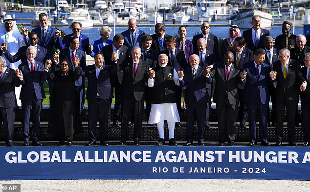 It was set up to draw attention to the fight against world hunger in a country where poverty is rampant around its metropolises. Brazilian President Luiz Inácio Lula da Silva organized the initiative