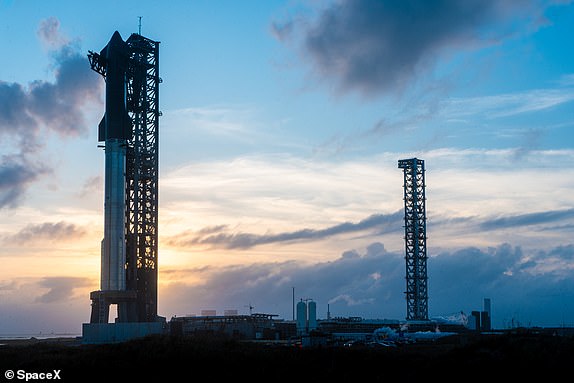 SpaceX spaceship - https://x.com/SpaceX/status/1858894148914606196