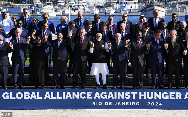 The photo that Biden missed was intended to draw attention to the fight against global hunger in a country where there is dire poverty. Brazilian President Luiz Inácio Lula da Silva organized the initiative