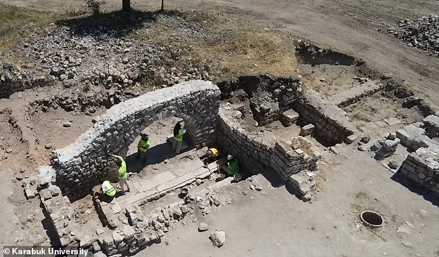 Archaeologists working in the ancient city of Hadrianopolis discovered the amulet among the ruins of a military structure, indicating that a soldier wore it knowing that Solomon could overthrow the forces of evil