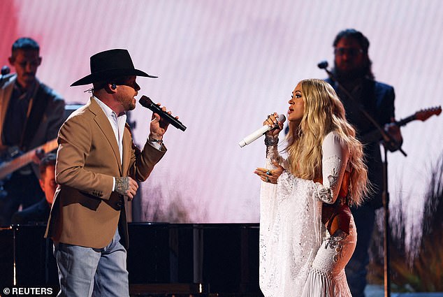 The country superstar took the stage with Cody Johnson for a powerful rendition of I'm Gonna Love You.