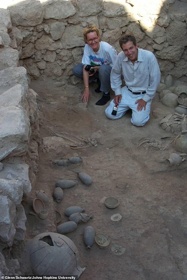 In Umm-el Marra, archaeologists have uncovered tombs dating back to the Early Bronze Age, a period stretching from about 3500 to 2000 BC. One of the best preserved graves contained six skeletons, gold and silver jewelry, cooking utensils, a spearhead and intact pottery vessels