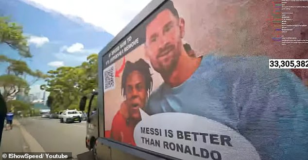 Speed ​​was stunned when this mobile billboard appeared in front of him outside Taronga Zoo