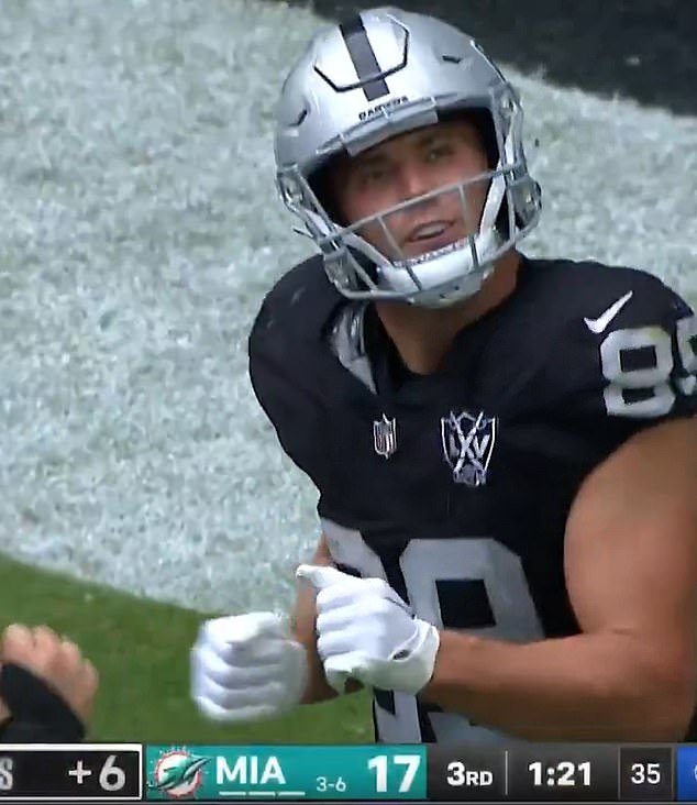 Las Vegas Raiders tight end Brock Bowers is one of the UFC players doing the Trump dance