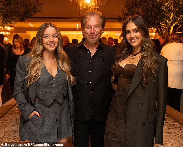 Sydney also later crossed paths with other guests at the event, including Jessica Alba and Restoration Hardware CEO Gary Friedman