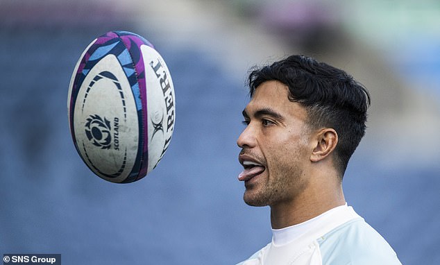 Australian Joseph-Aukuso Suaalii trains ahead of this weekend's match at Murrayfield