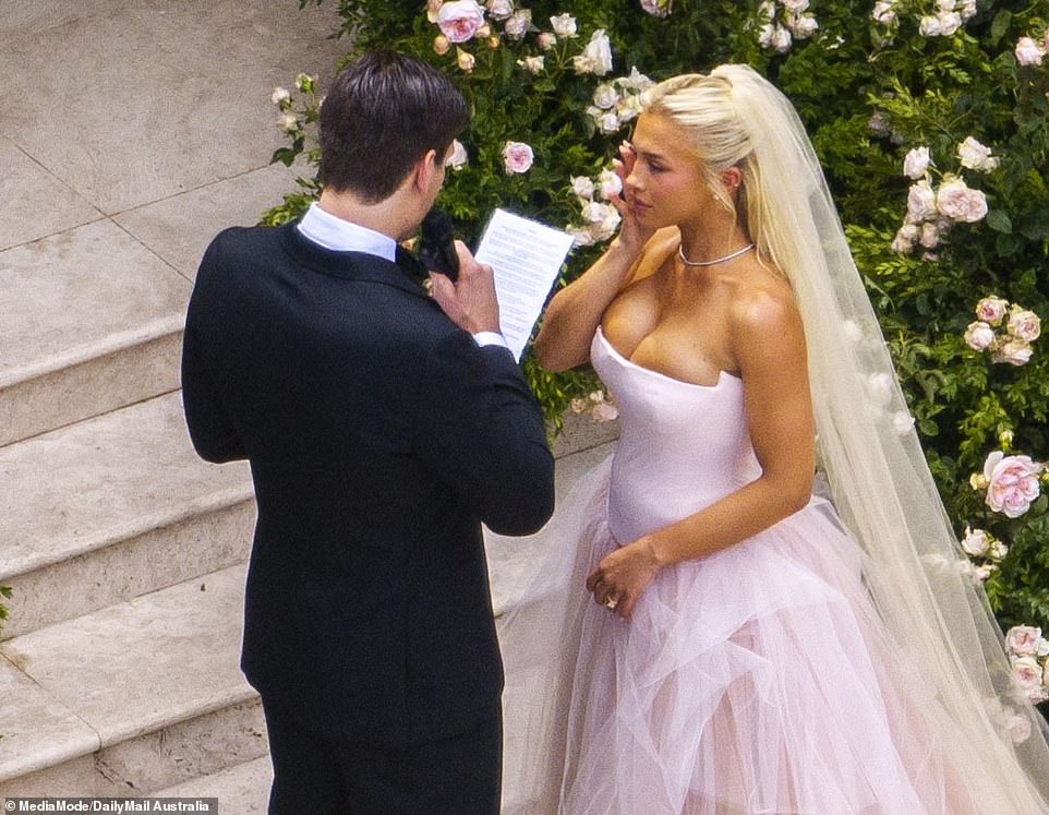 Tammy became emotional and burst into tears as the couple exchanged vows, saying, 