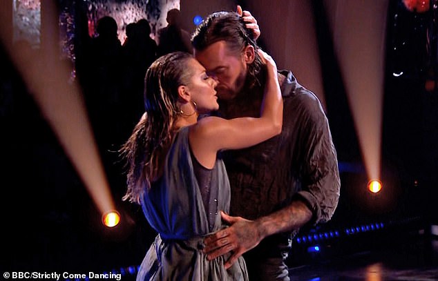 While the two have engaged in plenty of flirty behavior during their sizzling performances, professional dancer Jowita still has her eye on the prize and revealed the one thing Pete doesn't like during their time in the competition.