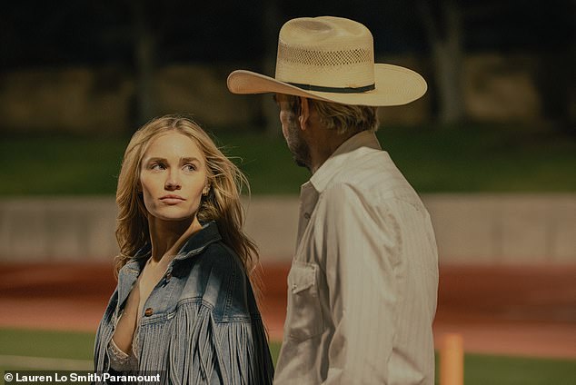 Randolph's teenager at a football game with her father Tommy, played by Billy Bob Thornton