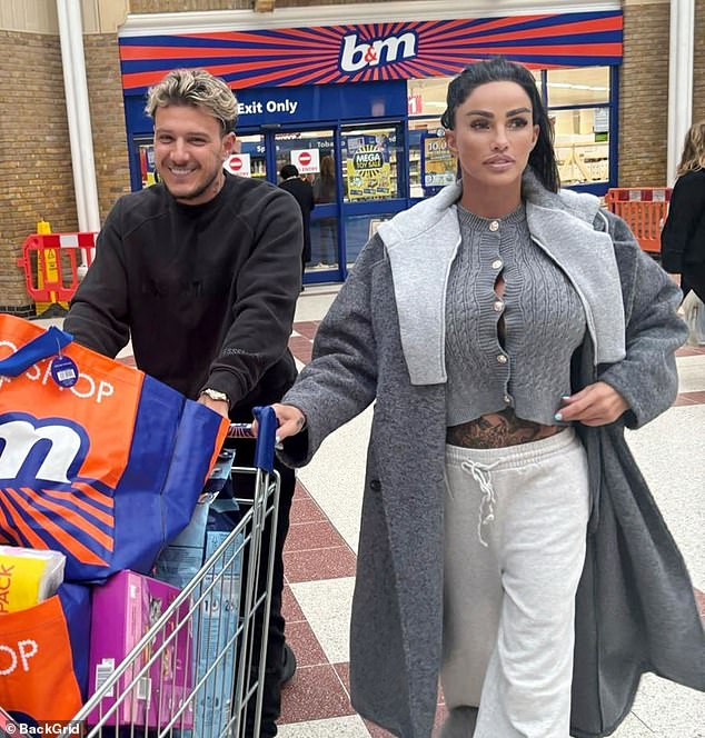 The couple went home after doing a major shopping at B&M