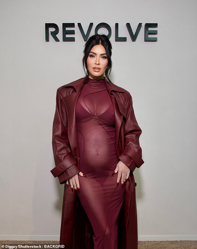 The expectant mother of four children looked radiant on the red carpet