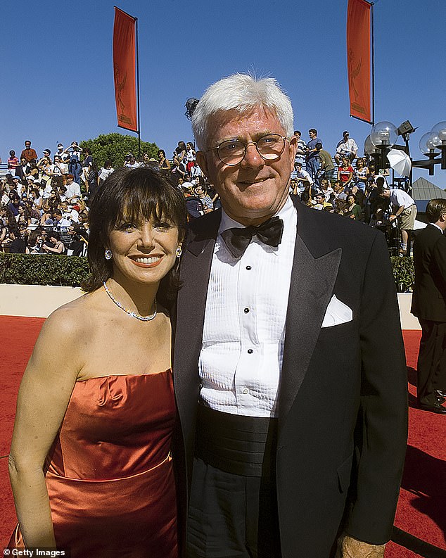 The host of The Phil Donahue Show died surrounded by family members, including his actress wife, in his home - photo 1996