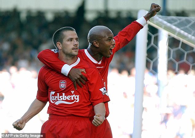 He revealed that Michael Owen (left) was the player he tried to model his game after