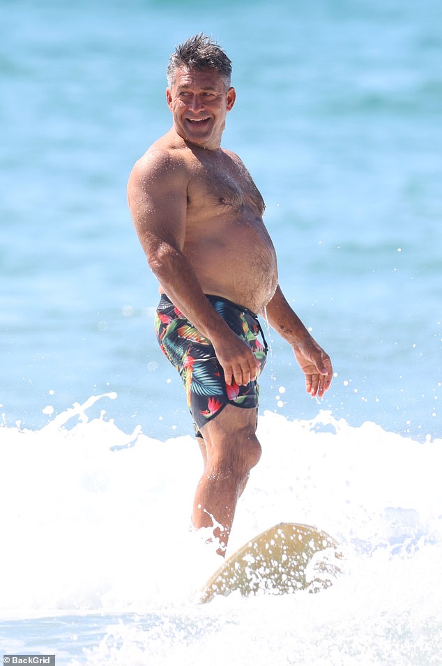 Amanda noticed that former Vegas dancer Jamie Durie (pictured on the beach earlier this week) has taken a more relaxed approach to fitness lately