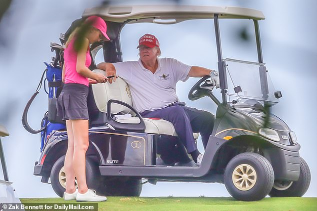 Harp is constantly at the side of newly elected President Donald Trump, also on the golf course. She had a mobile printer and a battery with her to ensure he got the printouts of the information he requested