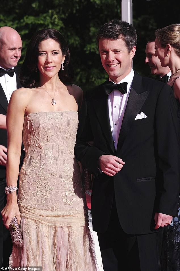 This floor-length dress from Ralph Lauren was first seen in 2010 during the pre-wedding dinner of Crown Princess Victoria of Sweden and Prince Daniel