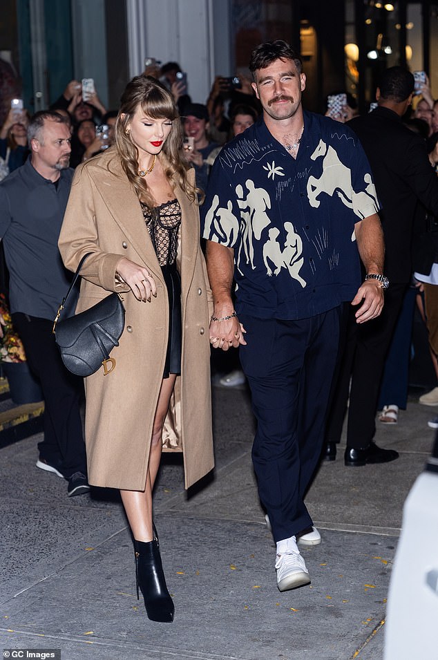 Despite the Kelce family downplaying any plans to throw a big Thanksgiving party with Taylor, the pop star appears to have invited the brood to celebrate with their 