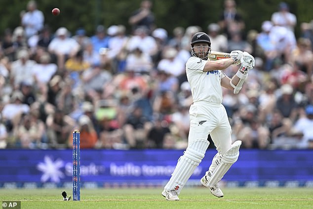 Williamson piled up runs with ominous ease, but ultimately fell seven short of a century