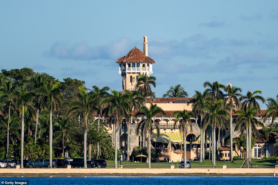 Trump typically spends the entire winter vacation at his waterfront estate in Palm Beach, Florida. This week he spent time at his golf club in West Palm Beach and hosted important guests at Mar-a-Lago. The president-elect was spotted on the golf course on Wednesday.