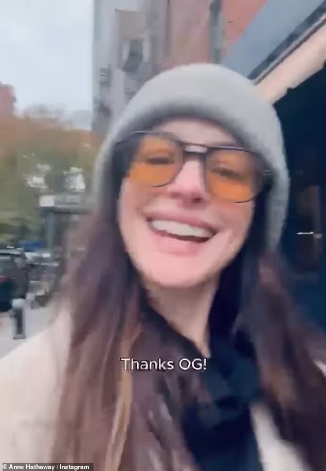 Anne Hathaway reacted brutally after NBA star OG Anunoby almost bumped into her during a basketball game on Wednesday in New York