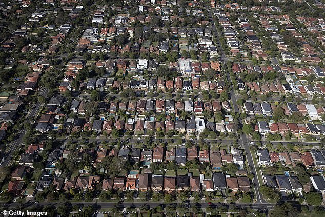 Data showed house prices in Sydney increased by 1.4 per cent, with homes selling for an average of $1.95 million