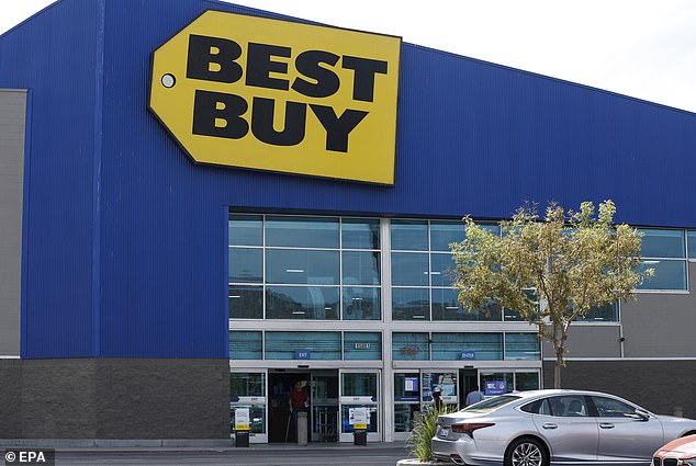 Best Buys experienced another decline in sales, according to the retailer's third-quarter earnings report published on November 26