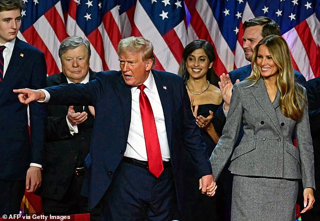 Donald Trump (center) won the American presidential elections on Wednesday morning