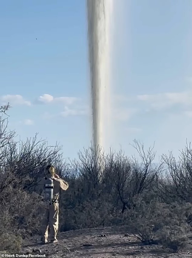 The water jet is so high that it can be seen from 11 kilometers away